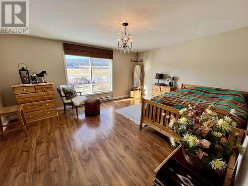 2938 S Cariboo 97 Highway, Lac La Hache, BC - Indoor Photo Showing Bedroom