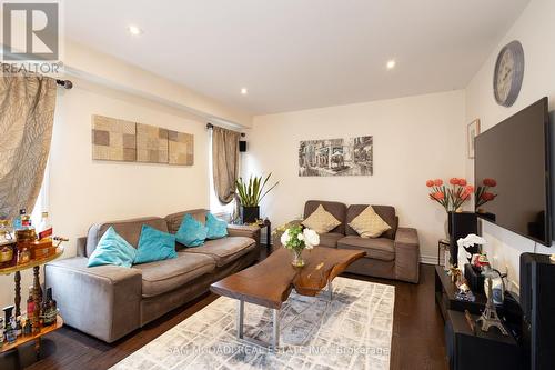 7 Allium Road, Brampton, ON - Indoor Photo Showing Living Room