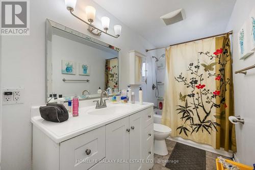 10 Dunblaine Crescent, Brampton, ON - Indoor Photo Showing Bathroom