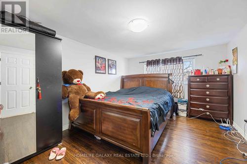 10 Dunblaine Cres, Brampton, ON - Indoor Photo Showing Bedroom