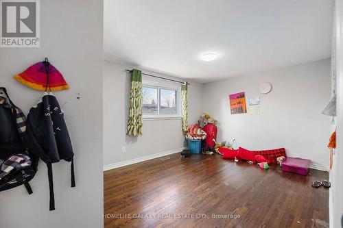 10 Dunblaine Cres, Brampton, ON - Indoor Photo Showing Other Room