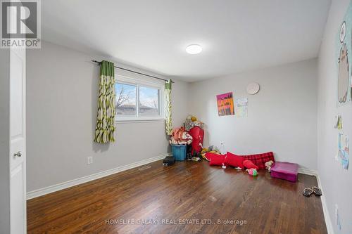 10 Dunblaine Crescent, Brampton, ON - Indoor Photo Showing Other Room