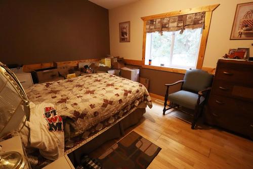 3474 Davy Road, Grand Forks, BC - Indoor Photo Showing Bedroom