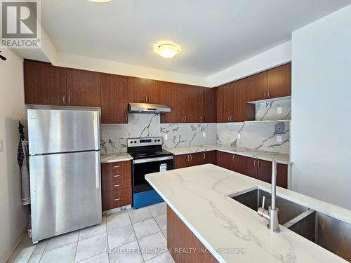 20 Sandhill Crane Dr, Wasaga Beach, ON - Indoor Photo Showing Kitchen With Double Sink