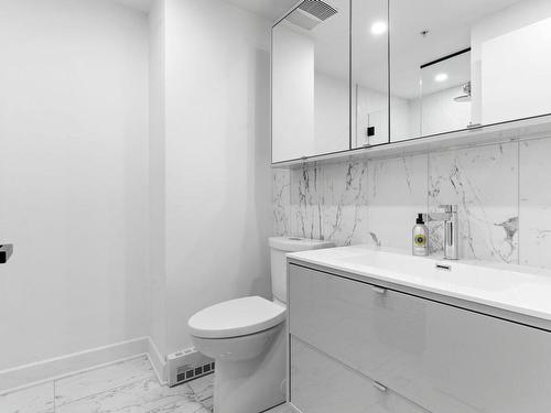 Bathroom - 407-1 Boul. De Maisonneuve O., Montréal (Ville-Marie), QC - Indoor Photo Showing Bathroom