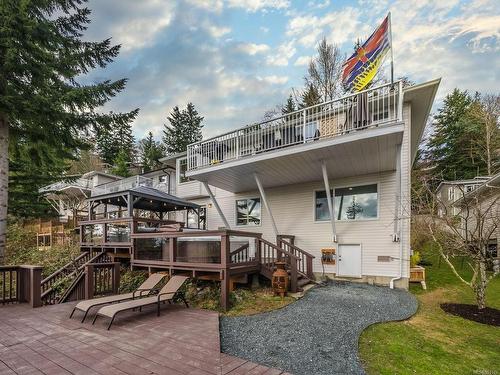 320 Fawn Pl, Nanaimo, BC - Outdoor With Deck Patio Veranda