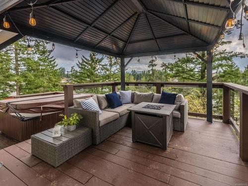 320 Fawn Pl, Nanaimo, BC - Outdoor With Deck Patio Veranda With Exterior