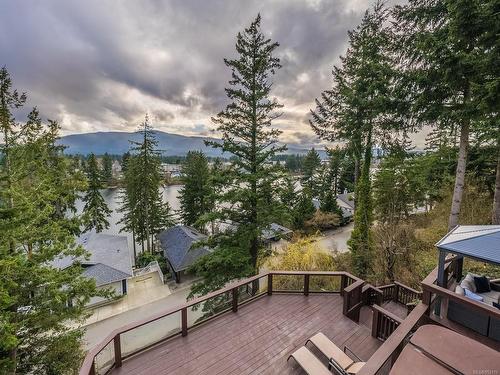 320 Fawn Pl, Nanaimo, BC - Outdoor With Deck Patio Veranda With View