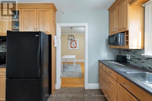 16 Conger St, Peterborough, ON - Indoor Photo Showing Kitchen