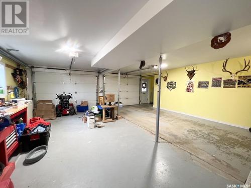50 10Th Avenue Ne, Swift Current, SK - Indoor Photo Showing Garage