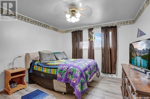 924 Iroquois Street W, Moose Jaw, SK - Indoor Photo Showing Bedroom