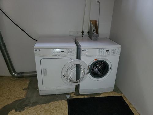 2305 4Th Street, Cranbrook, BC - Indoor Photo Showing Laundry Room