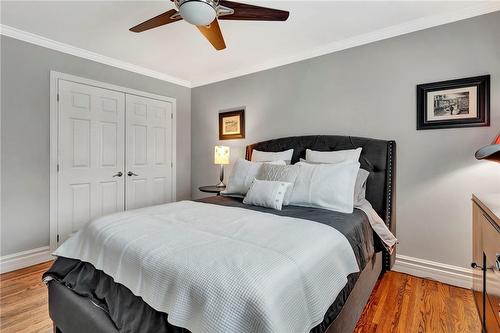 1103 Marley Crescent, Burlington, ON - Indoor Photo Showing Bedroom