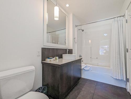 315 - 400 Stemwinder Drive, Kimberley, BC - Indoor Photo Showing Bathroom