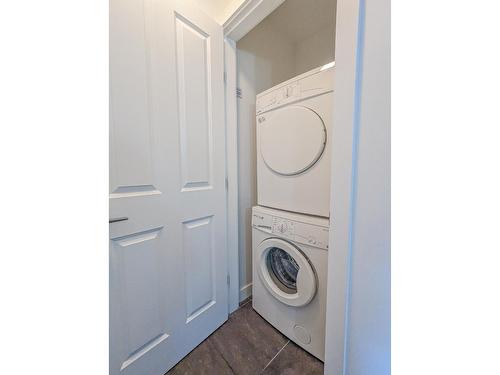 315 - 400 Stemwinder Drive, Kimberley, BC - Indoor Photo Showing Laundry Room