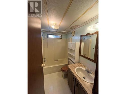 537 Begbie Road Unit# 17, Tappen, BC - Indoor Photo Showing Bathroom