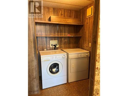 537 Begbie Road Unit# 17, Tappen, BC - Indoor Photo Showing Laundry Room