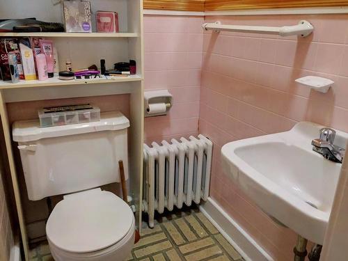 Salle d'eau - 25 Boul. Gérard-D.-Levesque E., Paspébiac, QC - Indoor Photo Showing Bathroom