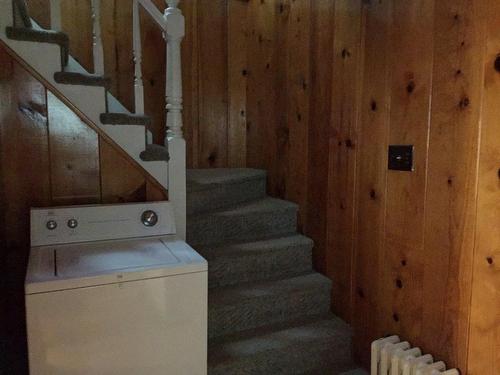 Escalier - 25 Boul. Gérard-D.-Levesque E., Paspébiac, QC - Indoor