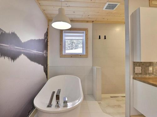 Salle de bains - 123  - 125 Ch. De Val-Du-Repos, Val-D'Or, QC - Indoor Photo Showing Bathroom