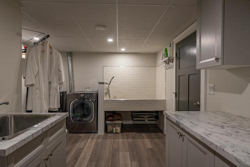 340 Sahlstrom Road, Castlegar, BC - Indoor Photo Showing Laundry Room