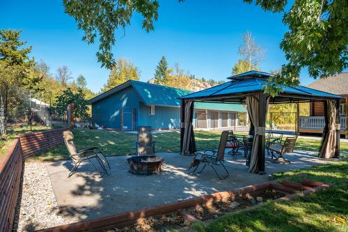 340 Sahlstrom Road, Castlegar, BC - Outdoor With Deck Patio Veranda