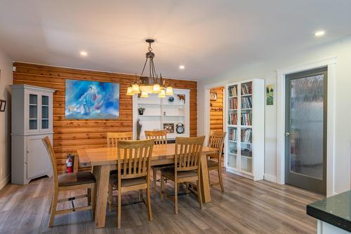340 Sahlstrom Road, Castlegar, BC - Indoor Photo Showing Dining Room