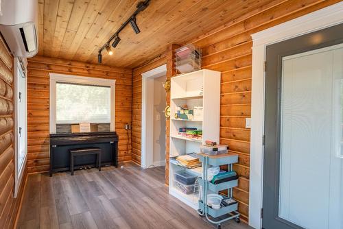 340 Sahlstrom Road, Castlegar, BC - Indoor Photo Showing Other Room