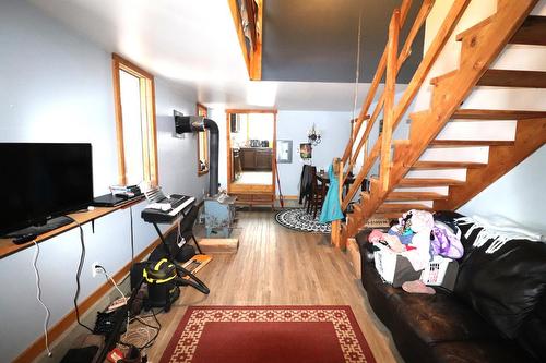 1031 Silver Springs Road, Castlegar, BC - Indoor Photo Showing Other Room