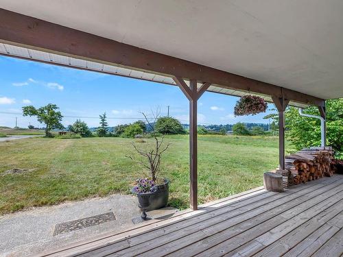2812 Island View Rd, Central Saanich, BC - Outdoor With Deck Patio Veranda