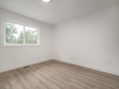 3369 Barrington Rd, Nanaimo, BC - Indoor Photo Showing Other Room