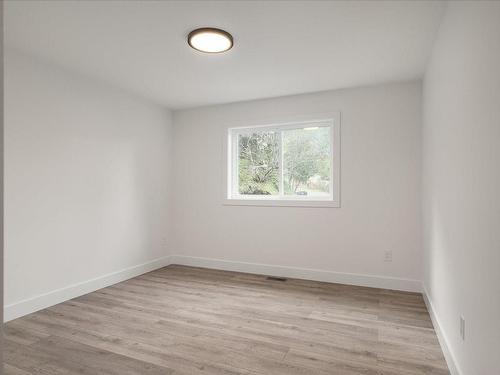 3369 Barrington Rd, Nanaimo, BC - Indoor Photo Showing Other Room