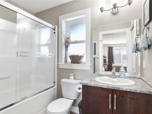 2-2252 Meredith Rd, Nanaimo, BC - Indoor Photo Showing Bathroom
