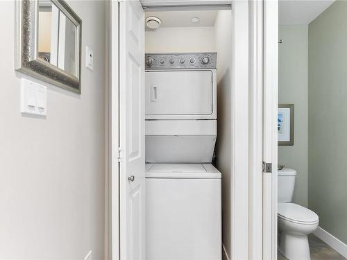 2-2252 Meredith Rd, Nanaimo, BC - Indoor Photo Showing Laundry Room