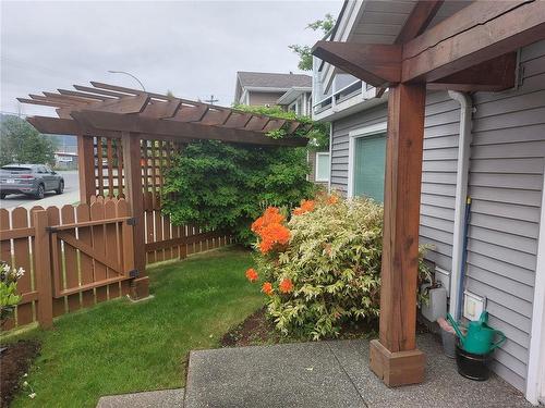 2-2252 Meredith Rd, Nanaimo, BC - Outdoor With Exterior