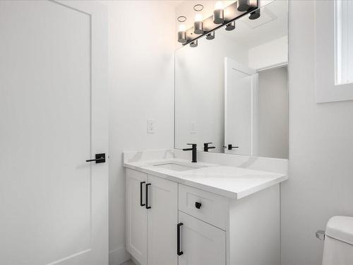 3367 Barrington Rd, Nanaimo, BC - Indoor Photo Showing Bathroom