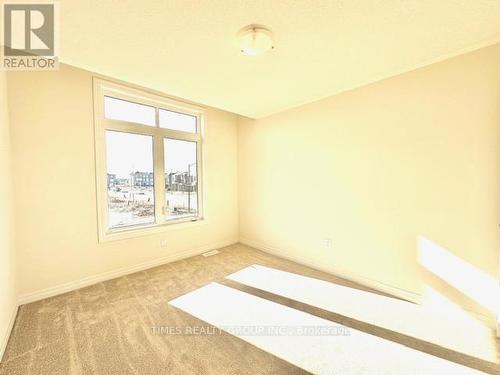 62 Delano Way, Newmarket, ON - Indoor Photo Showing Other Room