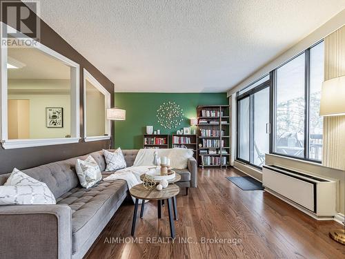 #201 -66 High St E, Mississauga, ON - Indoor Photo Showing Living Room