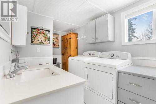 1079 Des Cedres Street, Chute-A-Blondeau, ON - Indoor Photo Showing Laundry Room