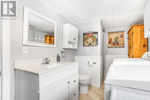 1079 Des Cedres Street, Chute-A-Blondeau, ON - Indoor Photo Showing Bathroom