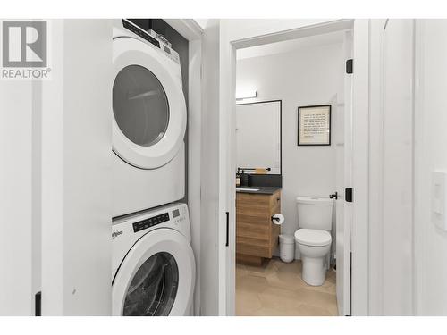 1471 St Paul Street Unit# 2401, Kelowna, BC - Indoor Photo Showing Laundry Room