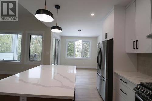 245 Prospect Drive, Grand Forks, BC - Indoor Photo Showing Kitchen