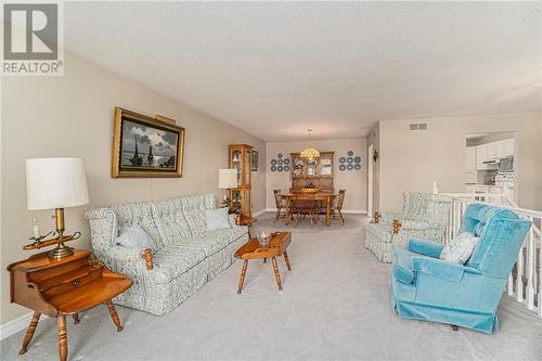 117 Golf Club Road, Smiths Falls, ON - Indoor Photo Showing Living Room