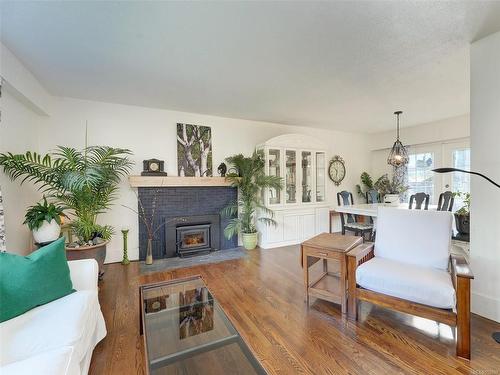 563 Phelps Ave, Langford, BC - Indoor Photo Showing Living Room With Fireplace