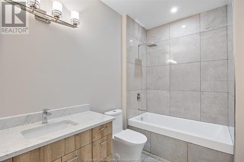 20 Woodland, Kingsville, ON - Indoor Photo Showing Bathroom