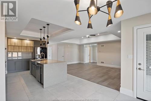 18 Woodland, Kingsville, ON - Indoor Photo Showing Kitchen