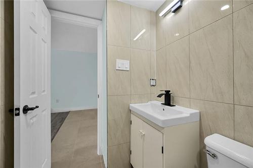 30 Summit Avenue|Unit #202, Hamilton, ON - Indoor Photo Showing Bathroom