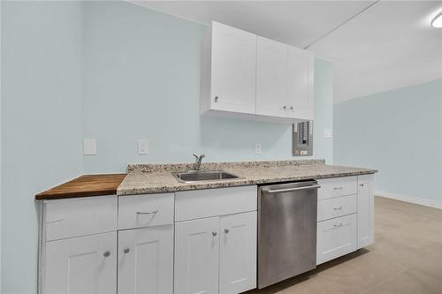 30 Summit Avenue|Unit #202, Hamilton, ON - Indoor Photo Showing Kitchen