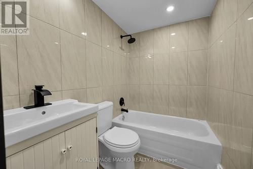 #202 -30 Summit Ave, Hamilton, ON - Indoor Photo Showing Bathroom