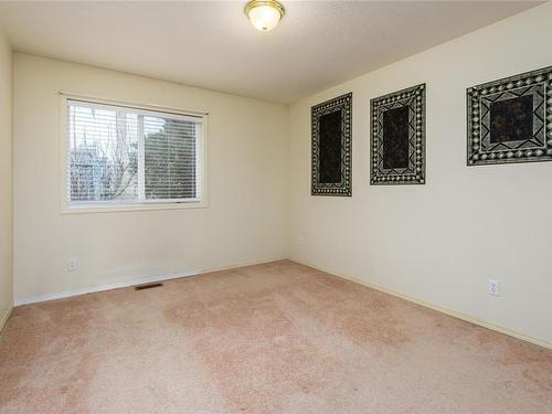 1882 Valley View Dr, Courtenay, BC - Indoor Photo Showing Other Room